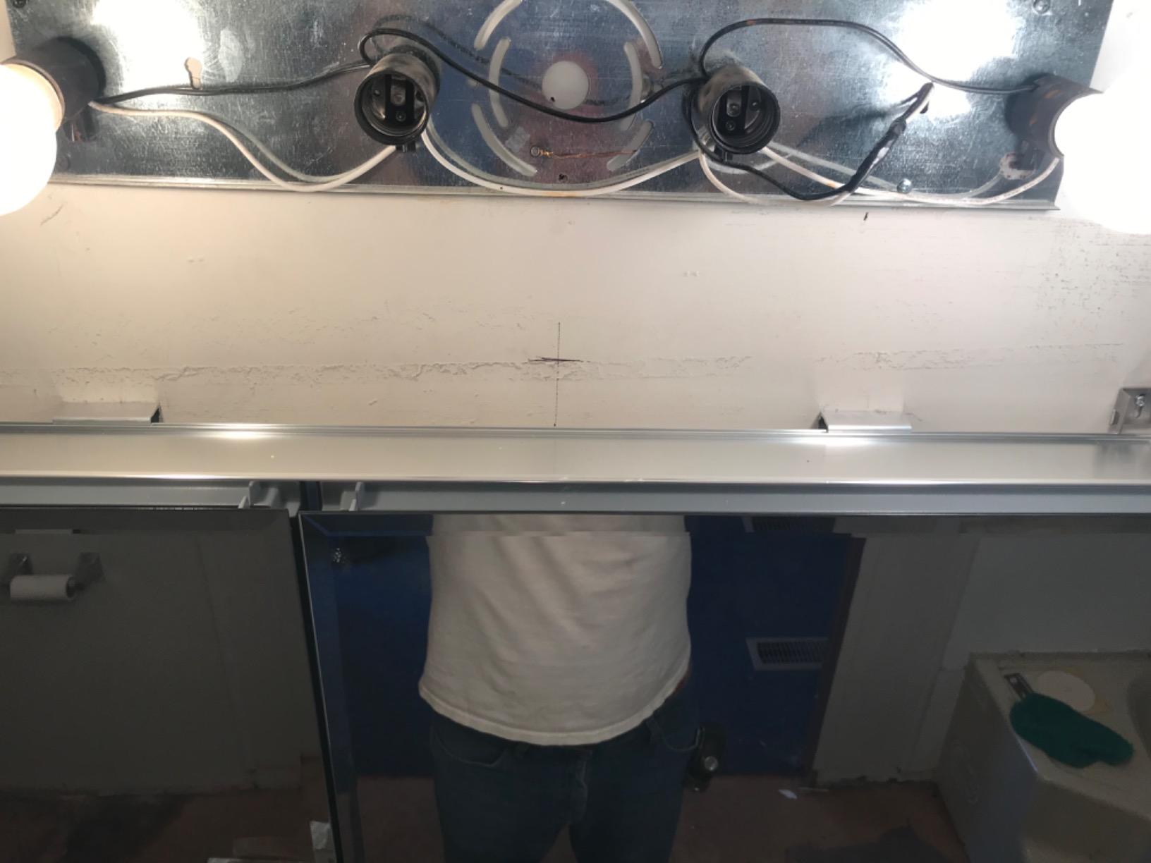 Kohler CB-CLC3026FS Bathroom Medicine Cabinet with Mirror, Beveled Mirror Doors, Adjustable Shelves, Rectangular Beveled Edge, 30 in. W x 26 in. H customer photo 1