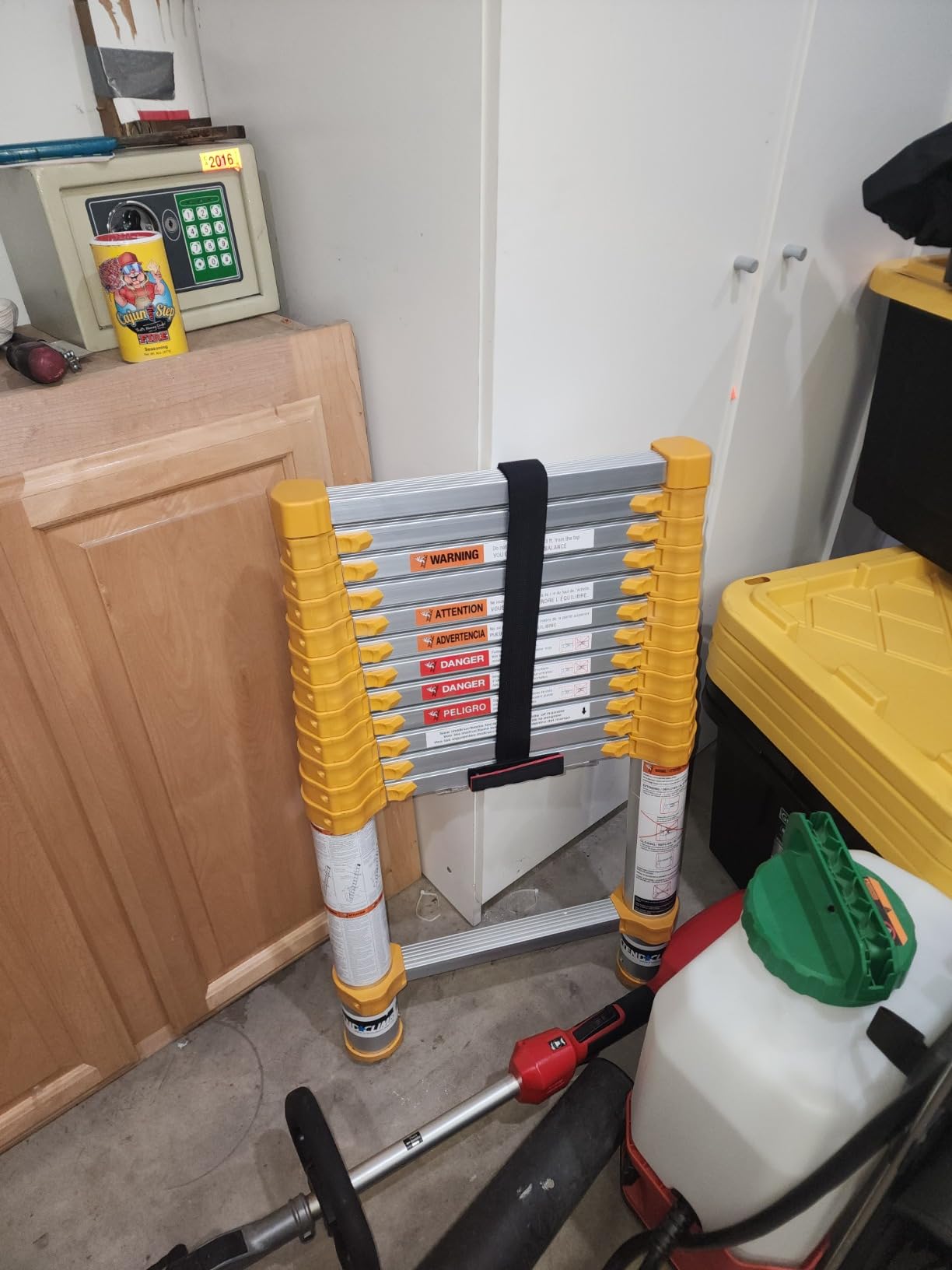 Xtend & Climb 770P Telescopic Ladder (12.5 FT - 225 LBS) | Home Series customer photo 2