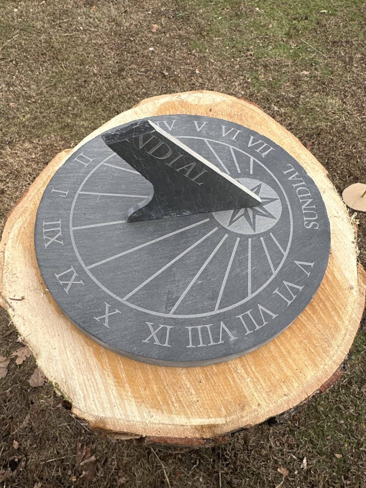 Esschert Design USA LS002 Round Slate Sundial customer photo 2