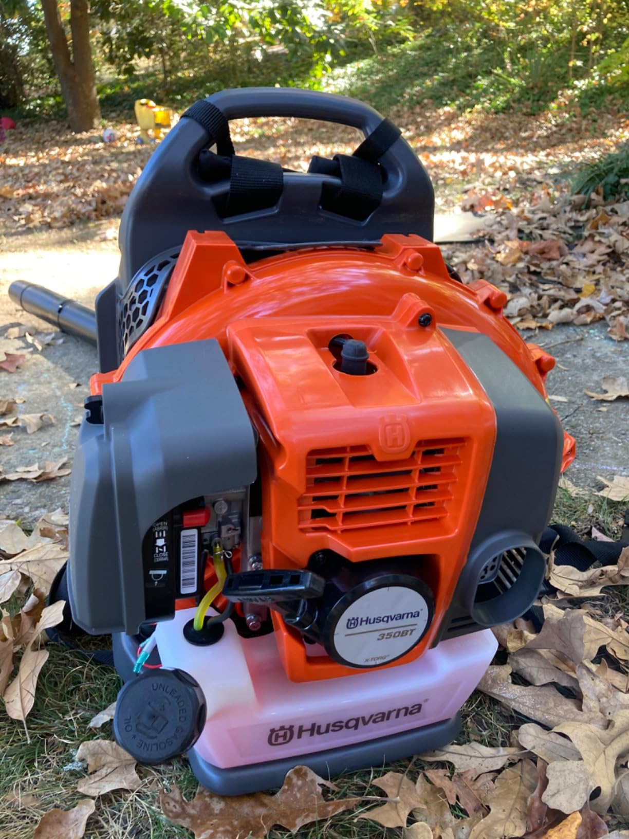 Husqvarna 350BT Gas Leaf Blower, 50.2-cc 2.1-HP 2-Cycle Backpack Leaf Blower with 692-CFM, 180-MPH, 21-N Powerful Clearing Performance and Ergonomic Harness System customer photo 2