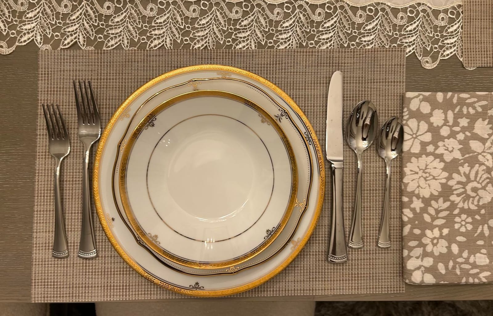 Lenox Portola 65-Piece 18/10 Silverware Set for 12, Flatware | mirror finish, dishwasher safe | includes serving spoons and utensil set | heavy duty, cutlery set for kitchen and dining customer photo 2