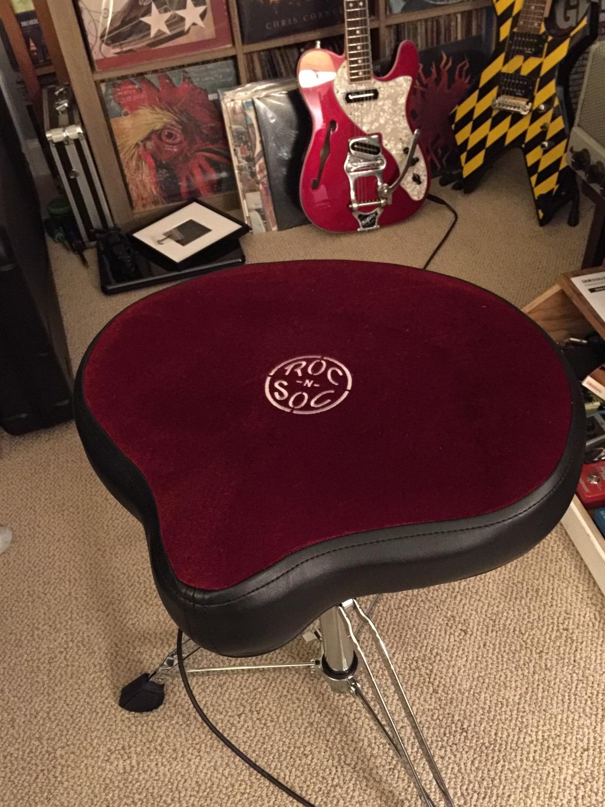 ROC-N-SOC Nitro Gas Drum Throne with Original Saddle - Red customer photo 1