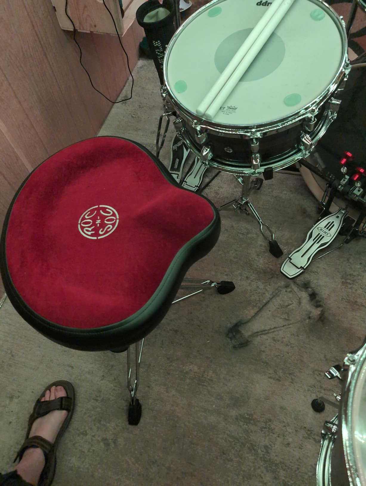 ROC-N-SOC Nitro Gas Drum Throne with Original Saddle - Red customer photo 2