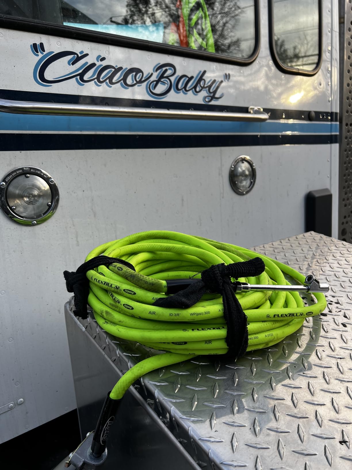 Flexzilla Truck Tire Inflator Kit with 3/8 in. x 50 ft. Hose, Heavy Duty, Lightweight, Hybrid, ZillaGreen - HGH2-FZ customer photo 1
