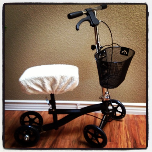 Roscoe Medical Knee Scooter for Adults for Foot Surgery, Foldable & Adjustable Knee Walker for Broken Foot & Leg Injuries, Crutch Alternative, Knee Rover, Dual Pad, (Up to 350lbs, 8' Wheels), Black customer photo 1
