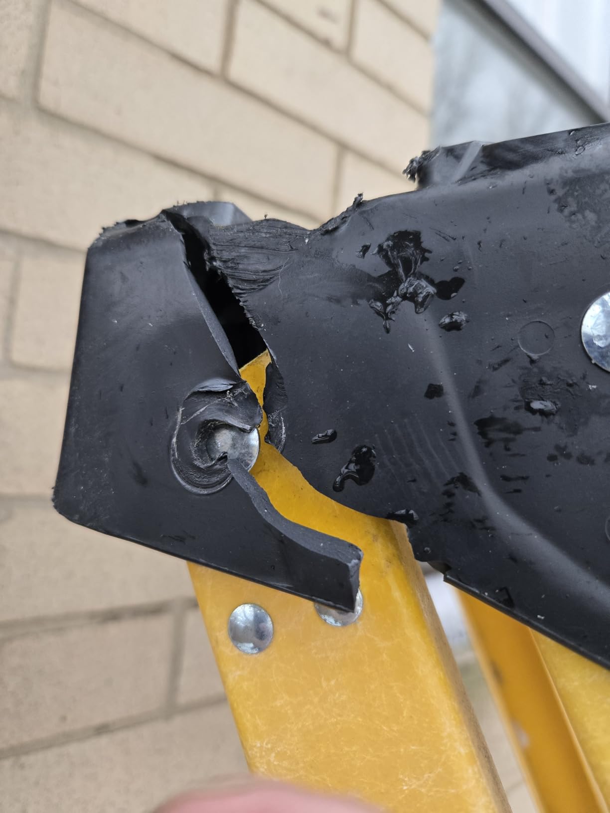 DeWalt 500lb Rated FG Stepladder 6' DXL3810-06 customer photo 1