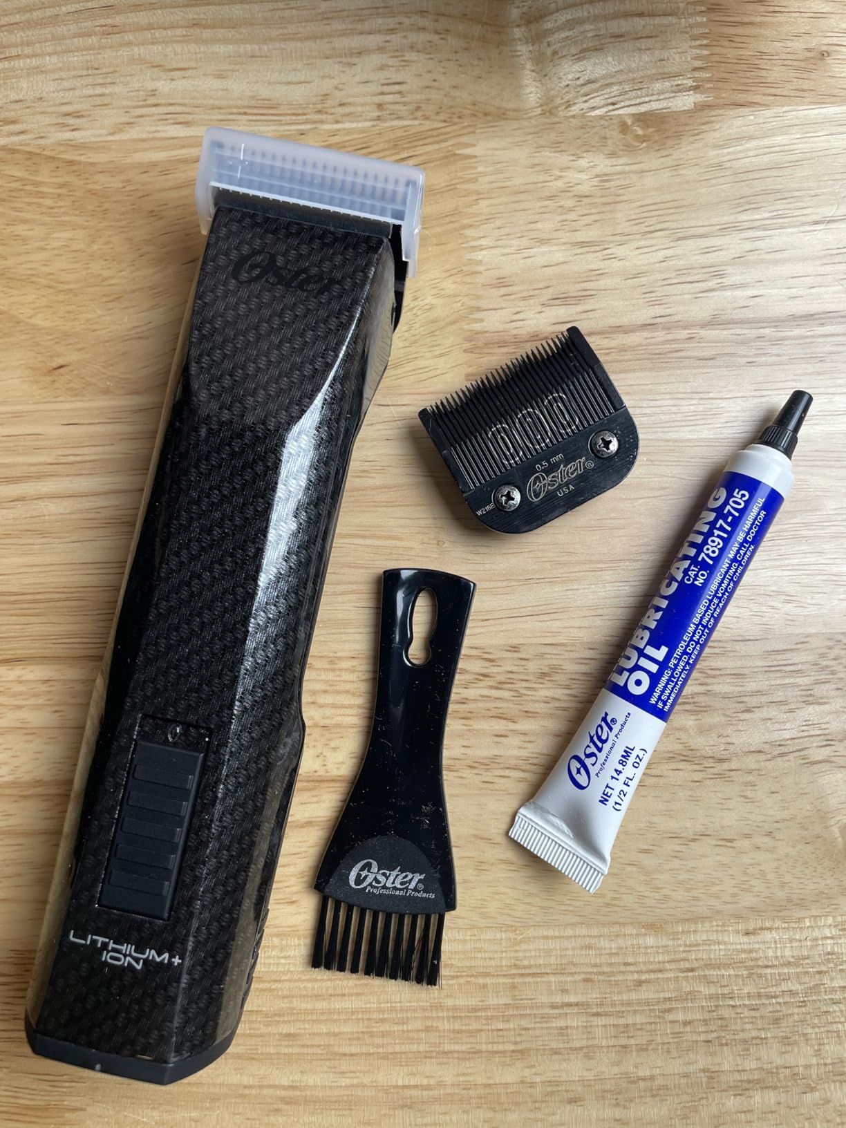 Professional Octane Heavy Duty Cordless Clipper with #000 & #1 Blades customer photo 1