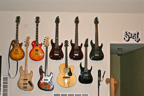 String Swing CC01K-BW Guitar Hanger and Guitar Wall Mount Bracket Holder for Acoustic and Electric Guitars Black Walnut customer photo 2