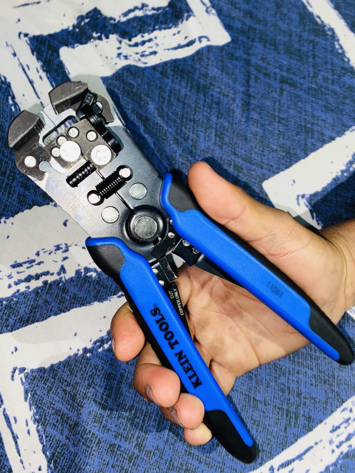 Klein Tools 11061 Self-Adjusting Stripper / Cutter, Heavy Duty, for 10-20 AWG Solid, 12-22 AWG Stranded, and Romex Wire 12/2 and 14/3 customer photo 2