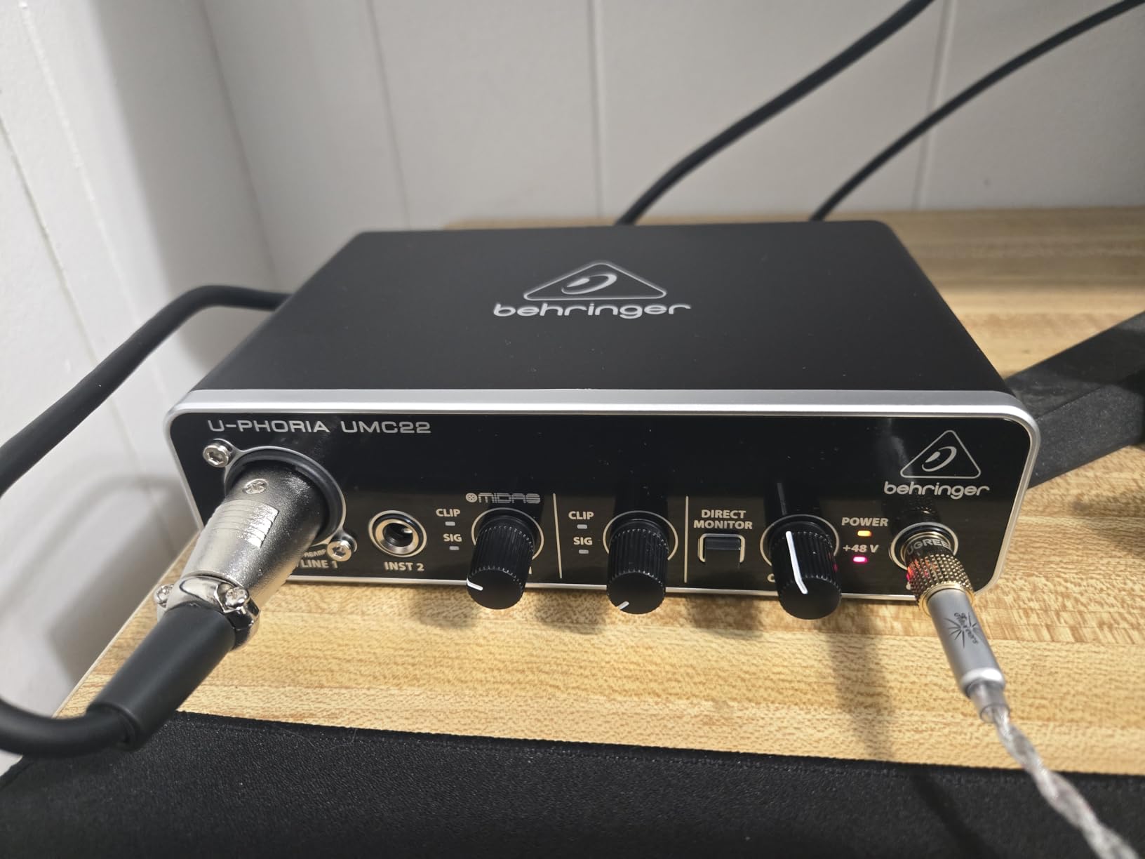 Behringer UMC22 Audiophile 2x2, 48 kHz USB Audio Interface with Midas Mic Preamplifier | For Recording Microphones and Instruments customer photo 2
