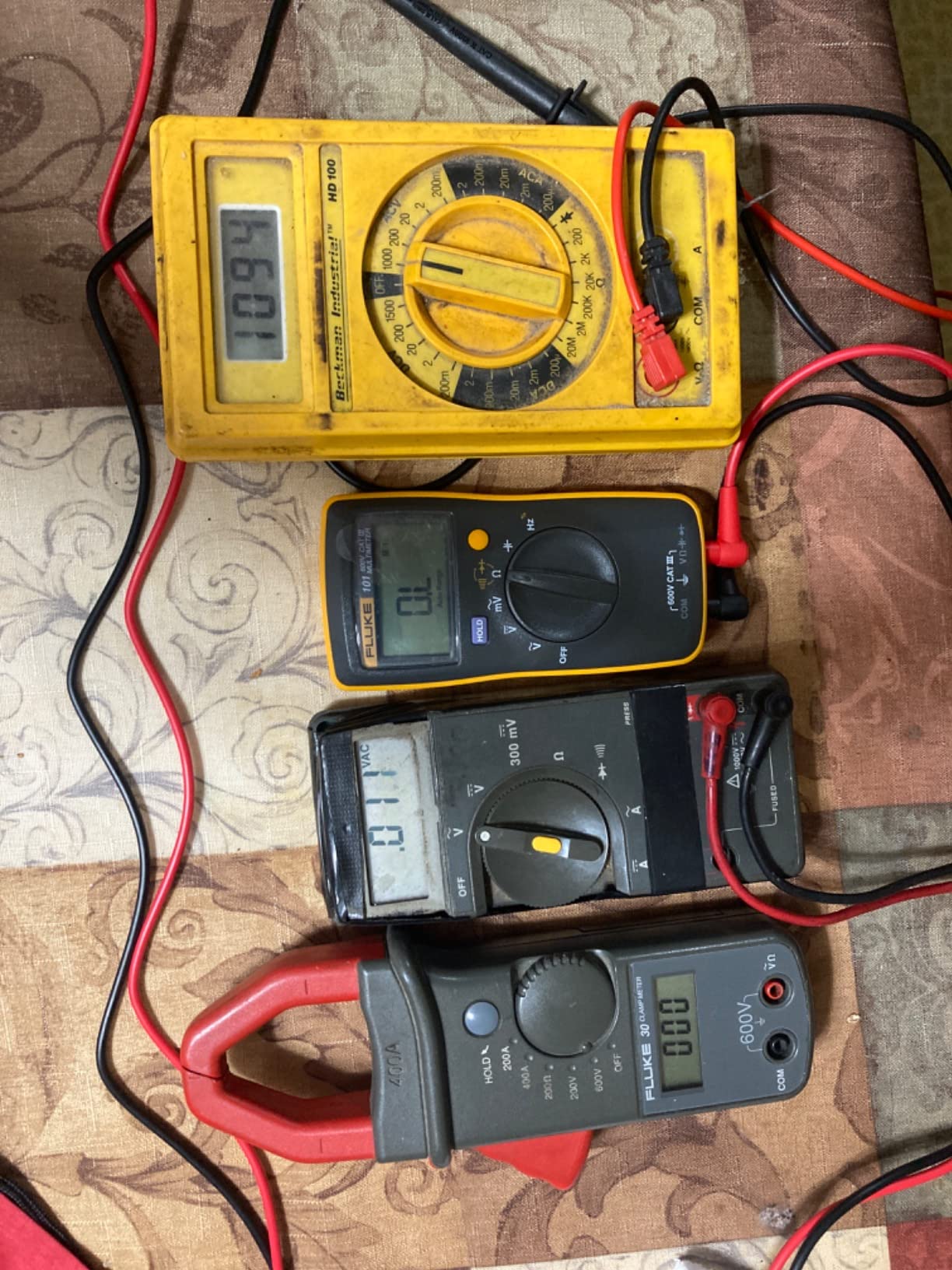FLUKE-101 Digital Multimeter customer photo 1