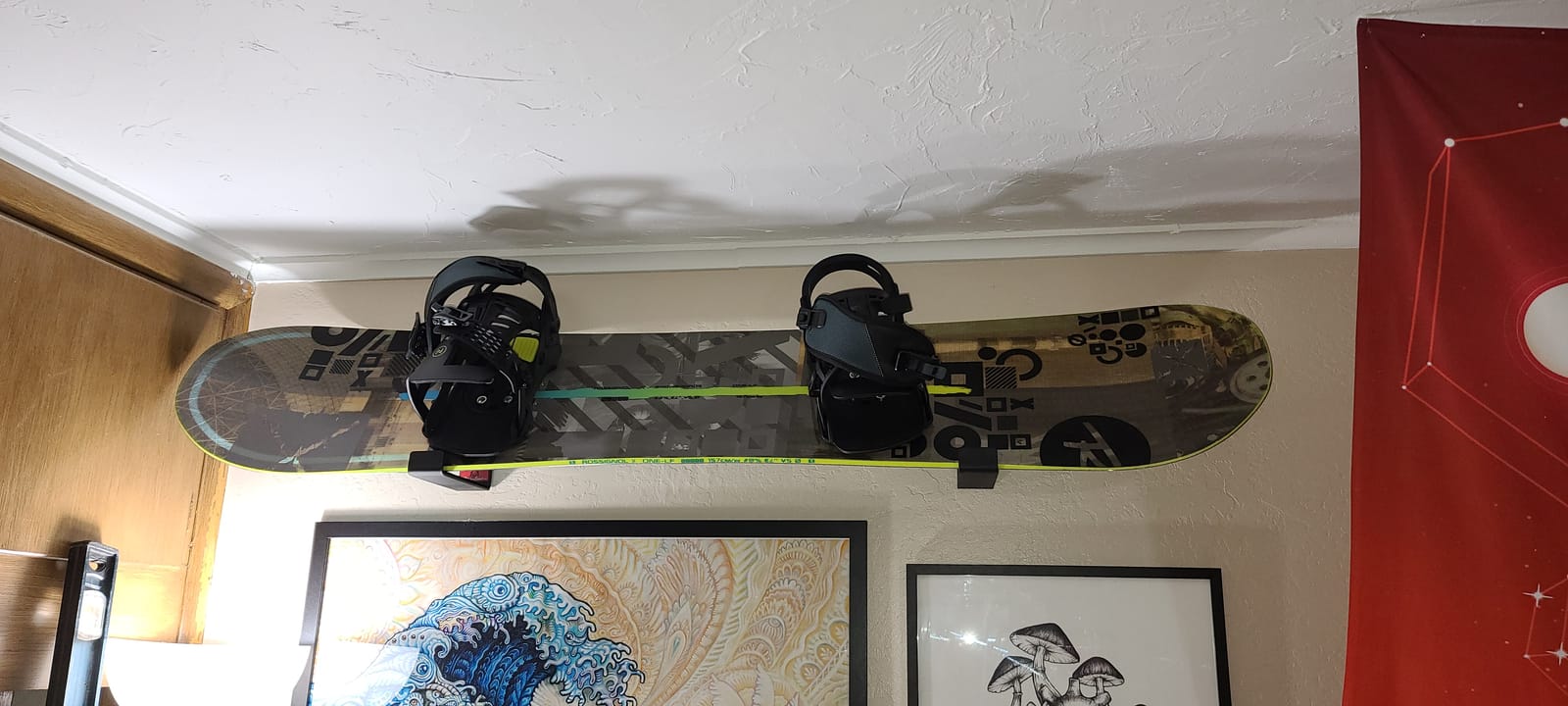 StoreYourBoard Minimalist Snowboard Display Rack, Wall Mount Storage customer photo 2