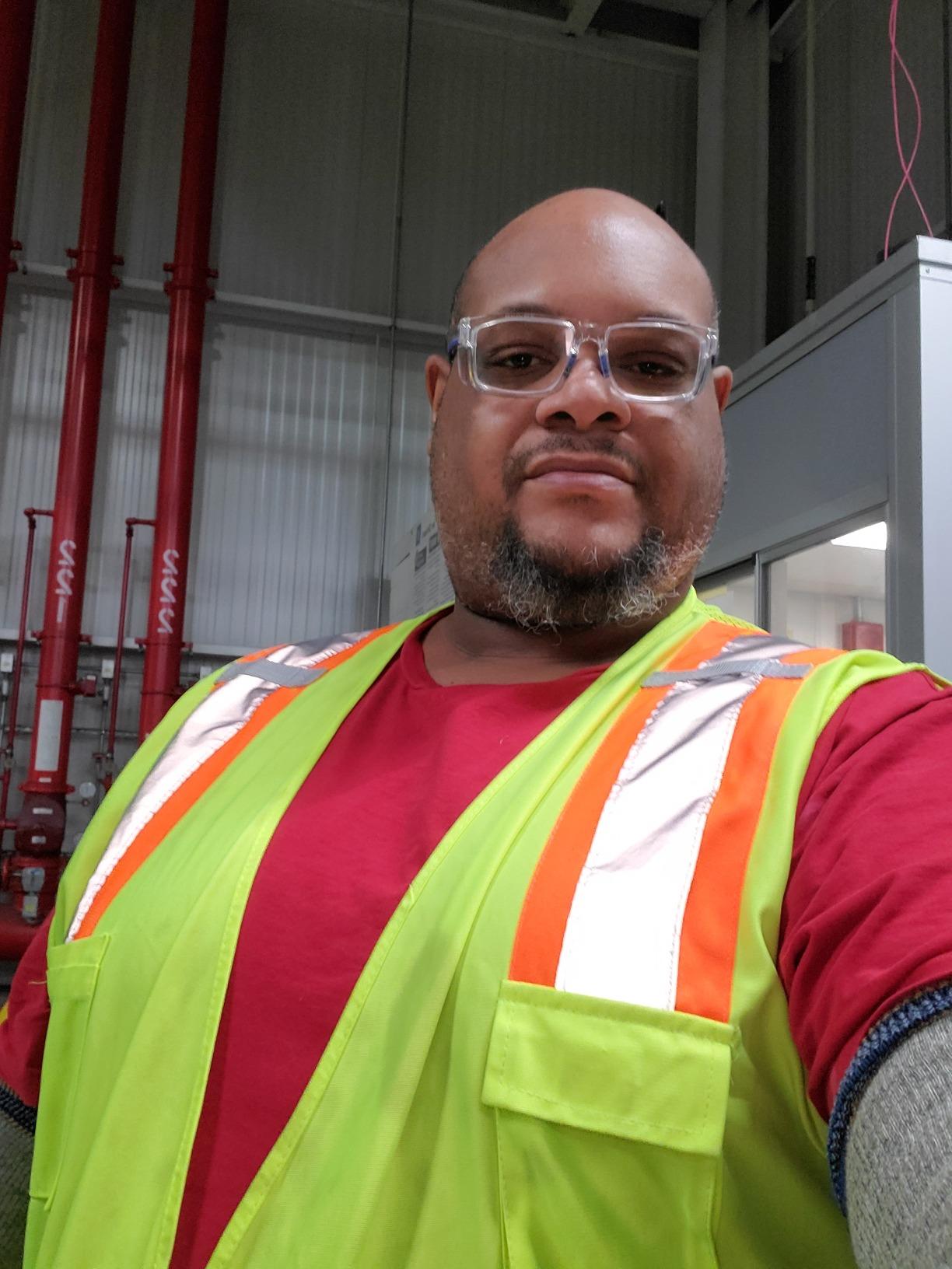 Pyramex Class 2 Surveyor's Safety Vest with 6 Pockets, Hi-Vis Lime, 4XL customer photo 2