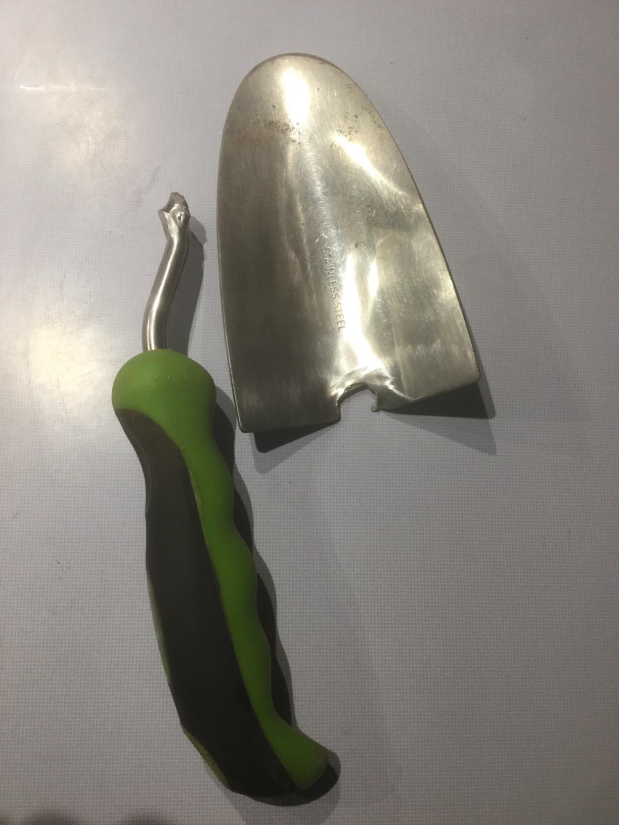 Garden Guru Heavy Duty Garden Trowel Hand Shovel for Gardening - Strong Stainless Steel - Rust Resistant - Ergonomic Grip - Perfect Trowel Garden Tool for Soil Digging Planting Transplanting Weeding customer photo 1
