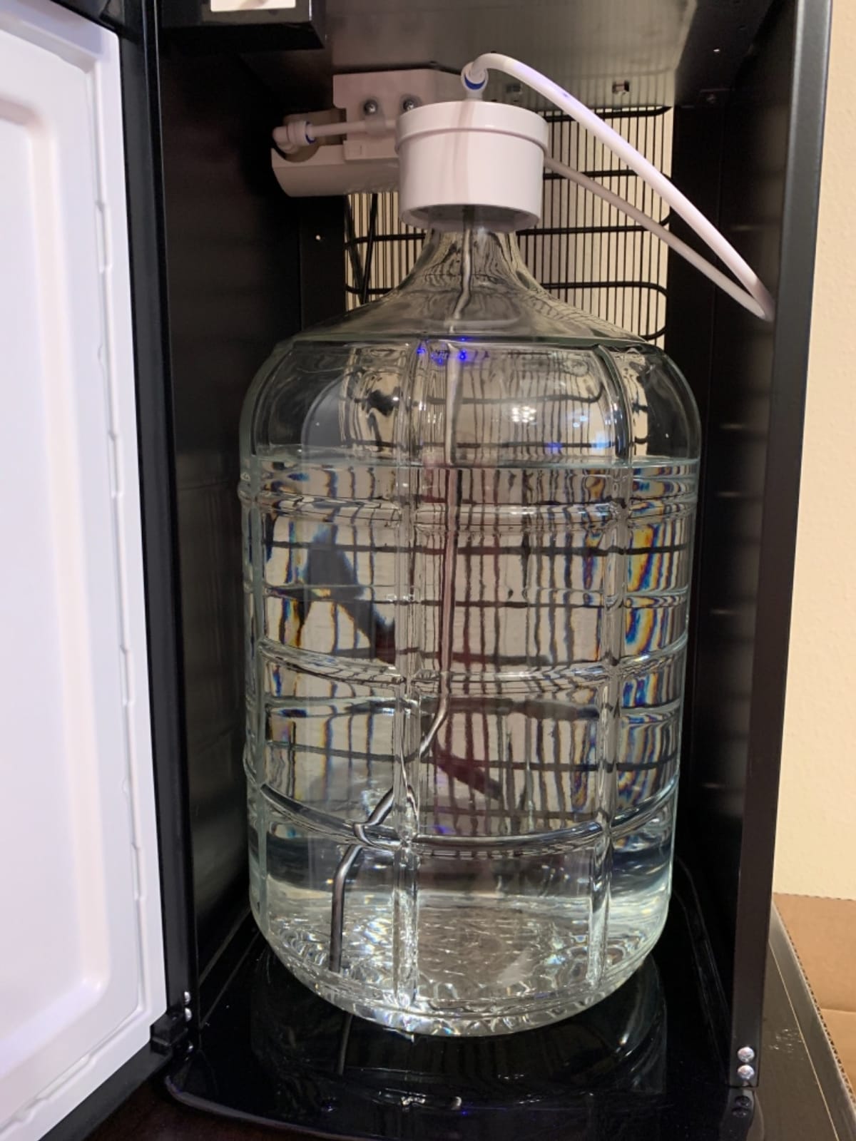 Italian Carboy 5 Gallon | Clear Fermenter for Wine, Beer and Kombucha | Reusable 5 Gallon Glass Carboy for brewing and storage | Glass Carboy 5 Gallon opening fits a #7 stopper - sold separately customer photo 1
