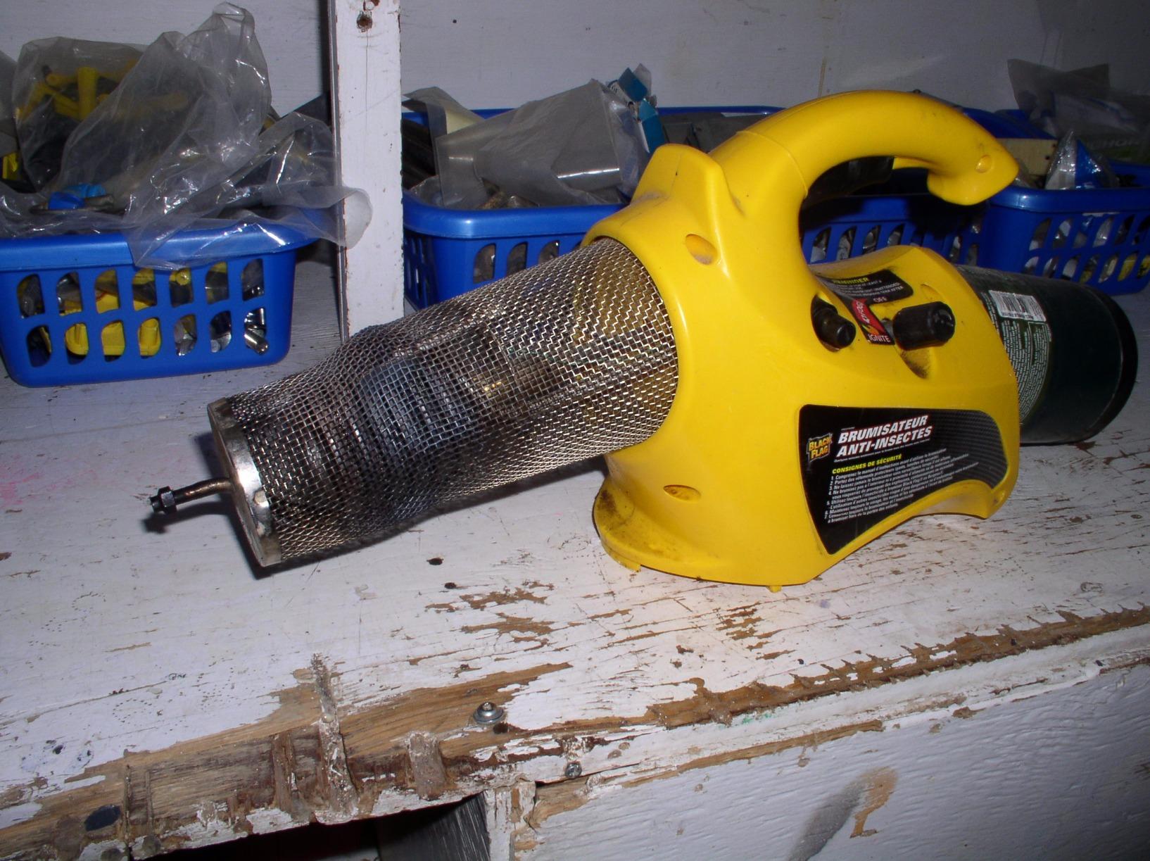 Repel 190397 Propane Insect Fogger for Mosquitoes, Flies, and Flying Insects in Your Campsite or Yard, 40 oz., Yellow customer photo 2
