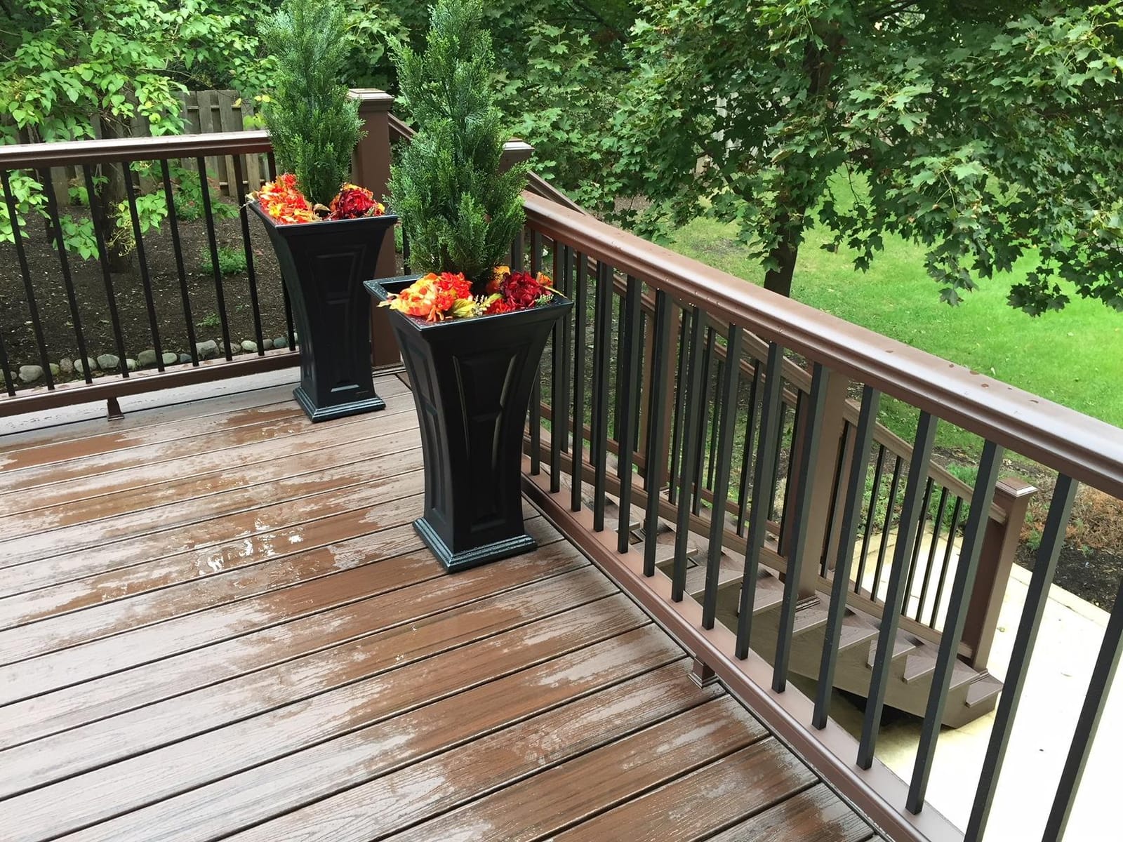 FCMP Outdoor Heritage Self-Watering Planter (2-Pack) - Set of 2 Large Planters for Porch, Patio, Outdoor/Indoor (HP3000-BLK-2) Black (28.5-inch Tall) customer photo 2