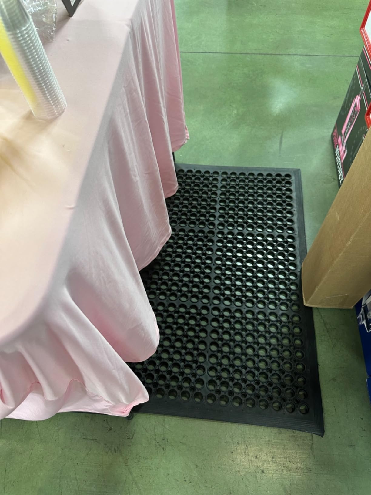 Envelor Anti Fatigue Mats for Kitchen Floor, Rubber Bar Mat, Non Slip Commercial Floor Mat with Drainage Holes, Indoor Outdoor Rubber Mat for Restaurant, Garage, Entryway, Entry Mat 36 x 60 in customer photo 1