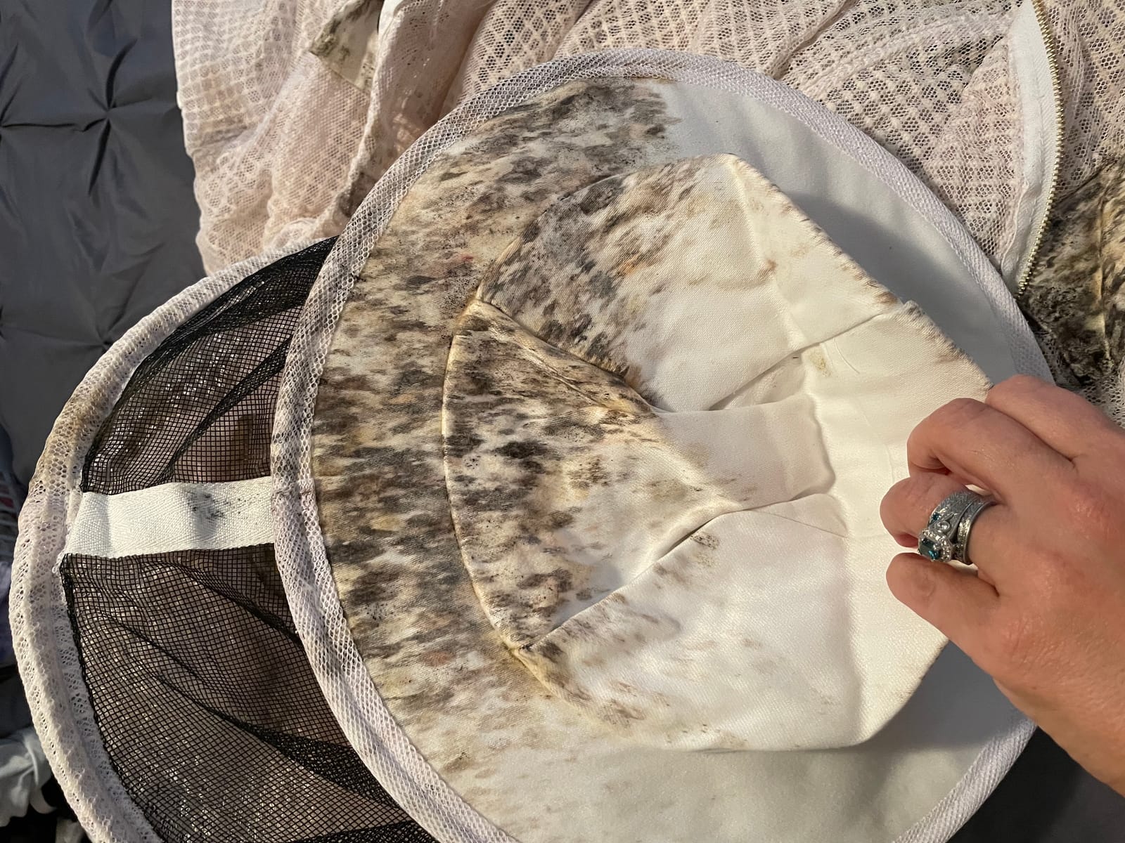 Humble Bee 420 Ultravent Beekeeping Suit with Round Veil customer photo 1