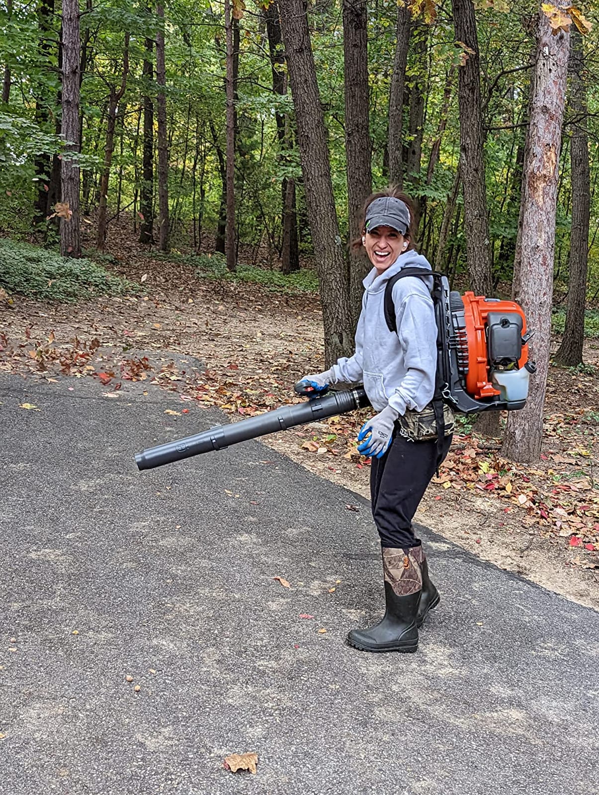 Husqvarna 360BT Gas Backpack Leaf Blower, 65.6-cc 3.81-HP 2-Cycle | Leaf Blower 890-CFM/232-MPH/30-N Powerful Clearing performance and Load Harness for small and large yard cleanup customer photo 2