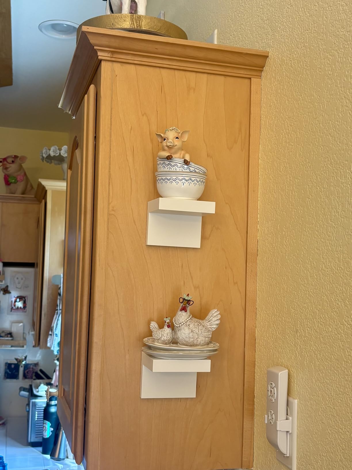 Command Display Ledges, Holds up to 2 lb, Quartz, 2 Ledges with 8 Medium Strips, Damage-Free Hanging Floating Shelf with Adhesive Strips, Personalize Living Room, Bedroom, Kids Room or Office customer photo 2