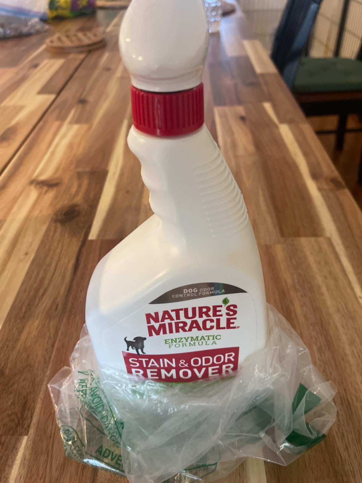 Nature's Miracle Dog Stain & Odor Remover, Enzymatic Cleaner, 24 oz | Tough on Dog Urine, Feces, Vomit, Drool and Other Organic Stains and Odors, For Multiple Surfaces, Fresh Scent customer photo 1