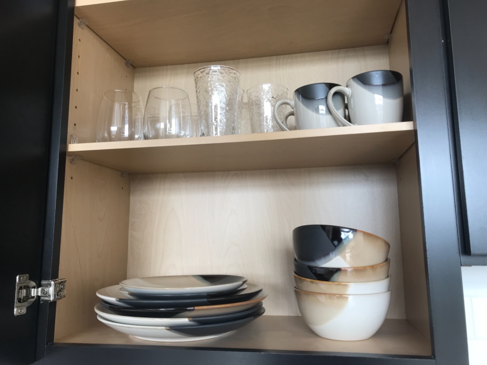 Mikasa Gourmet Basics Caden 16-Piece Stoneware Dinnerware Set, Service for 4, White Glossy Center with Black and Tan Two-Tone Reactive Glaze, Dishwasher and Microwave Safe customer photo 1