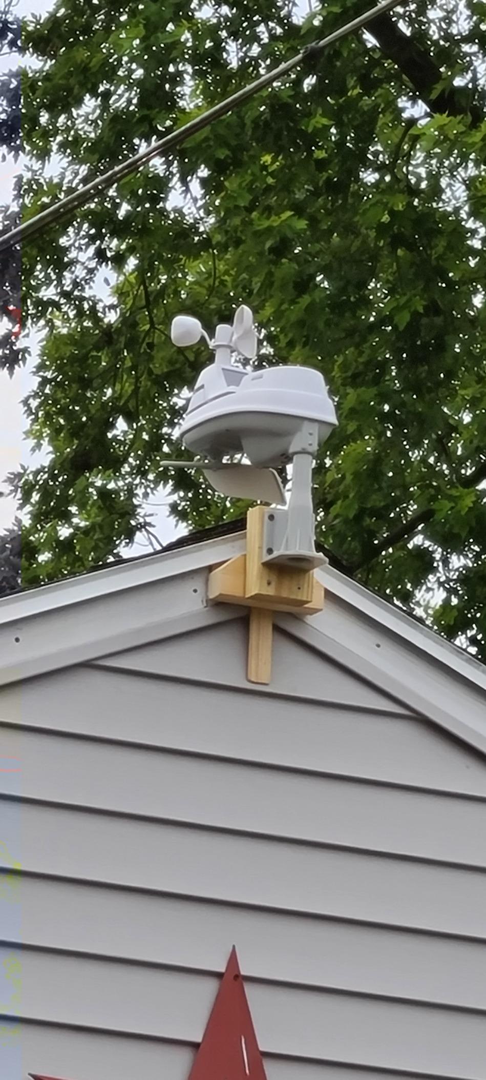 AcuRite Iris Weather Station with Rain Gauge and Wind Speed/Direction, Indoor Outdoor Thermometer Wireless Outdoor Sensor for Temperature and Humidity, and HD Display with Built-In Barometer (01535M) customer photo 1
