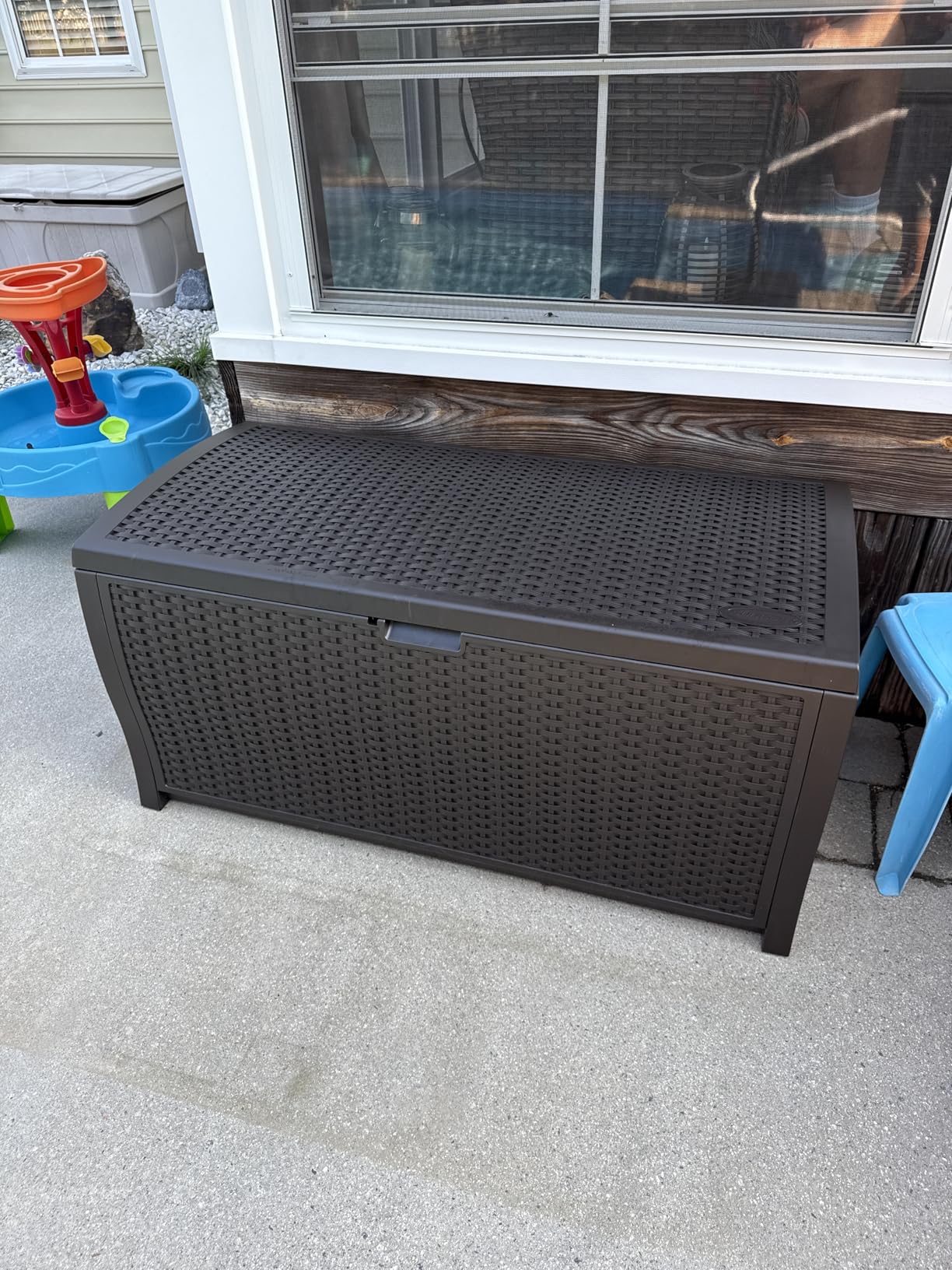 Suncast 99 Gallon Wicker Horizontal Outdoor Deck Box with Hinged Lid, Water-Resistant Storage Solution for Patio, Deck, Yard, and Garage, White customer photo 2