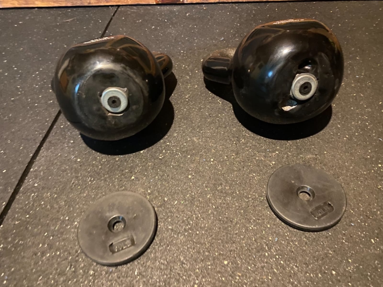 Kettlebell Sets Professional Grade - Strength Training Kettlebells for Home Workout - Cast Iron Kettle Bell Weight Sets for Men & Women with Special Protective Bottom customer photo 2