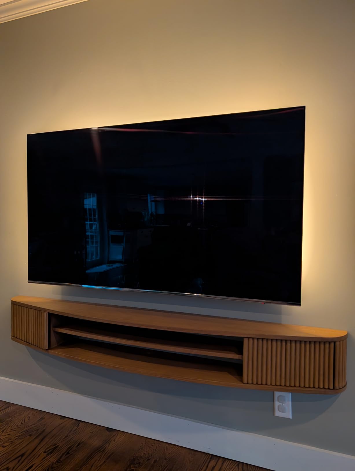 ECHOGEAR MaxMotion TV Wall Mount for Large TVs 42