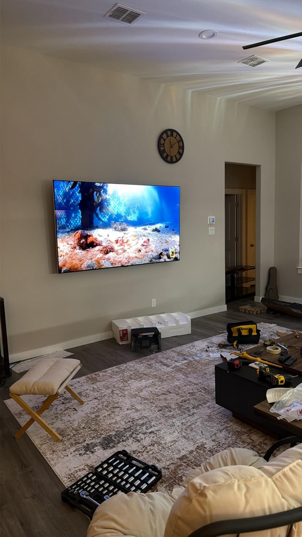 ECHOGEAR MaxMotion TV Wall Mount for Large TVs 42
