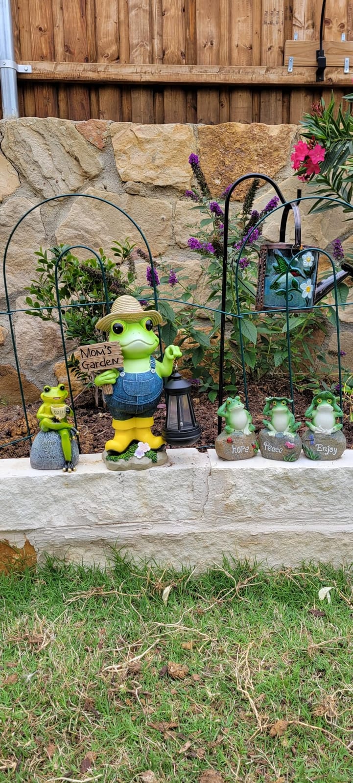 LANKER Frog Garden Statues - 3 Pack 5 Inch Frogs Sitting on Stone Sculptures Outdoor Decor customer photo 1