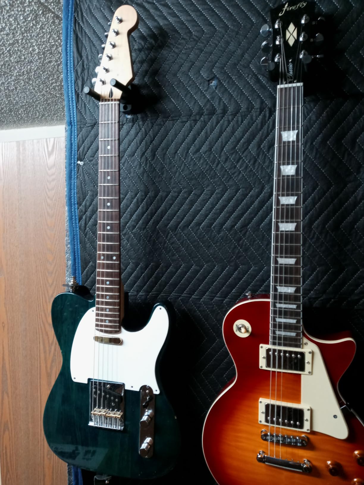 6 Pcs Guitar Hangers Keep Hook Holder Wall Mount for All Size Guitars, Bass, Mandolin, Banjo customer photo 1