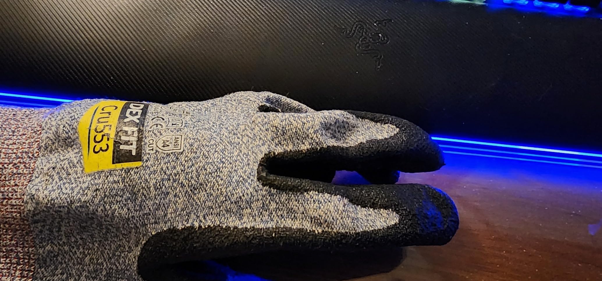 DEX FIT Level 5 Cut Resistant Gloves Cru553, 3D-Comfort Fit, Firm Grip, Thin & Lightweight, Touch-Screen Compatible, Durable, Breathable & Cool, Machine Washable; Grey M (8) 1 Pair customer photo 2
