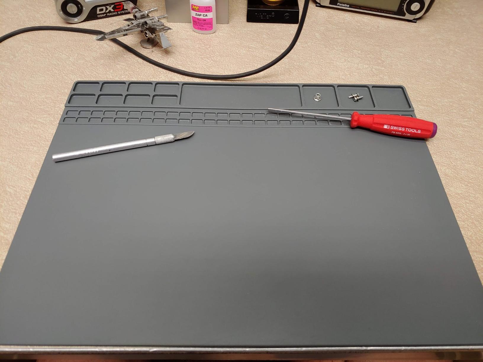 Premium Heat Resistant 932°F Magnetic Silicone Soldering Mat Electronics Work Mat for Computer Cell Phone Laptop Repair, BGA Soldering Gun Iron Workbench Protection customer photo 2