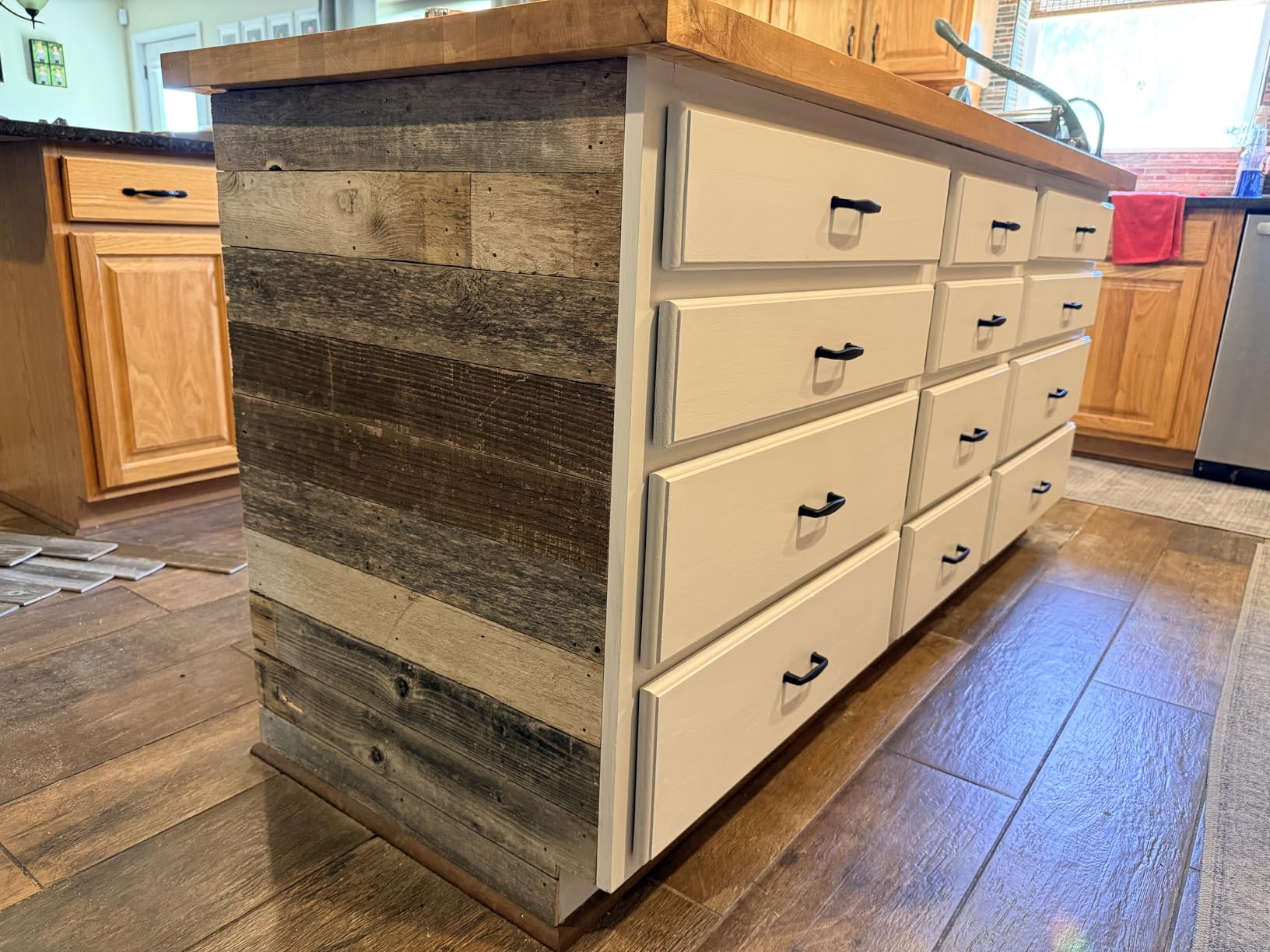 Rockin' Wood Real Wood Nail Up Application Rustic Reclaimed Naturally Weathered Barn Wood Accent Paneling Board Planks for Home Walls (46 Square feet) customer photo 1