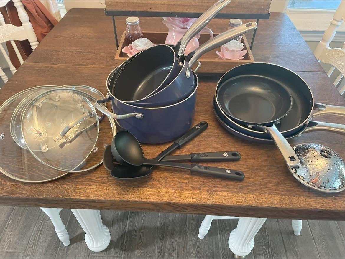 Blue Diamond 10 Piece Ceramic Nonstick Cookware Pots & Pans Set, Blue | PFAS-Free Diamond Infused Ceramic Nonstick, Metal Utensil Safe, Dishwasher & Oven Safe to 600F, Skillets, Sauce, Stockpot customer photo 2