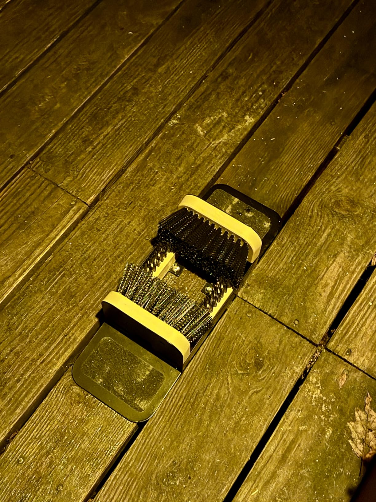 Umien Boot Scraper Outdoor Shoe Brush with Flaps, for Mud, Dirt & Snow | Heavy-Duty Outdoor Use, Weather-Resistant, Durable Bristles, Freestanding customer photo 1
