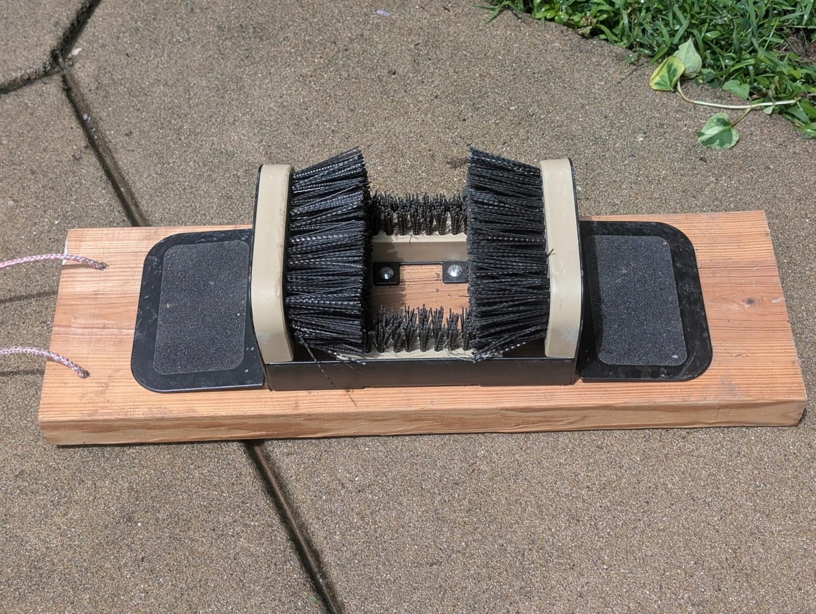 Umien Boot Scraper Outdoor Shoe Brush with Flaps, for Mud, Dirt & Snow | Heavy-Duty Outdoor Use, Weather-Resistant, Durable Bristles, Freestanding customer photo 2