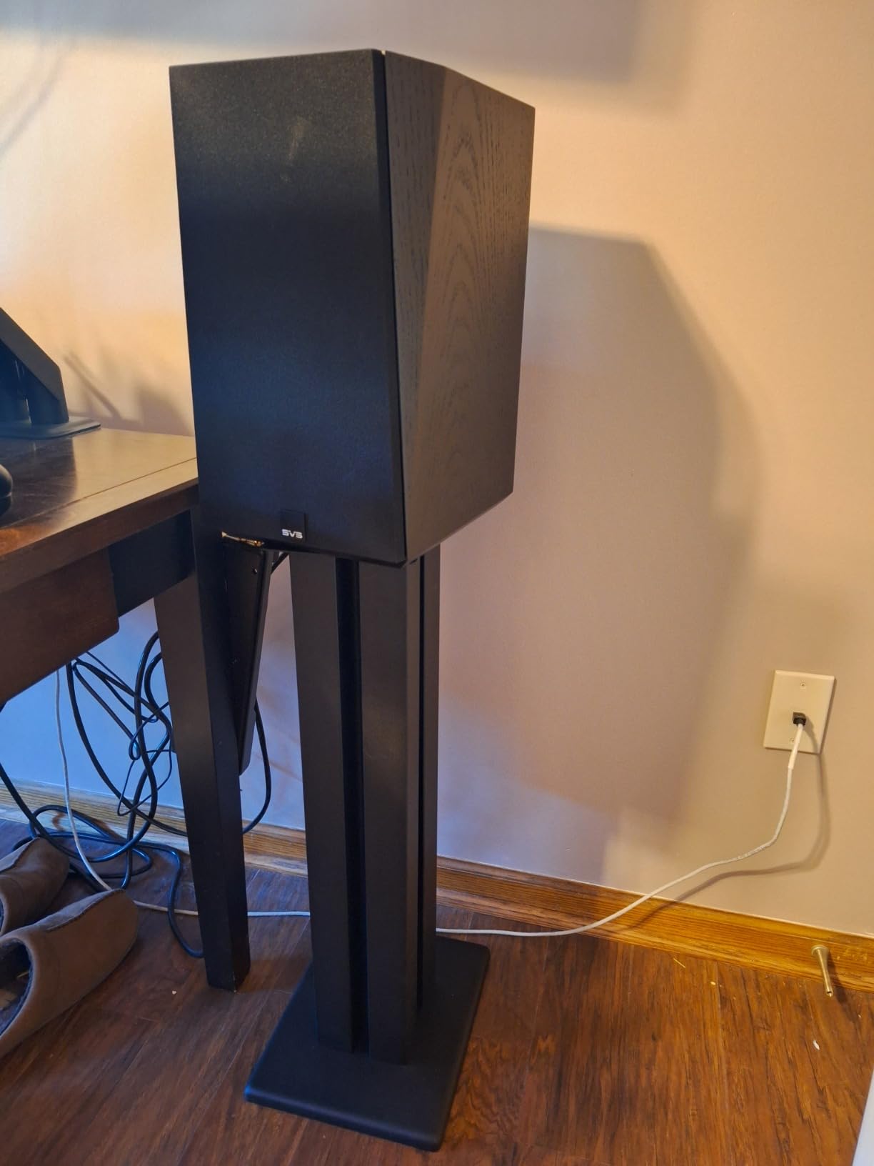 Monolith Speaker Stands - Sturdy Construction, Rectangular Columns, 32 Inch, Black customer photo 1