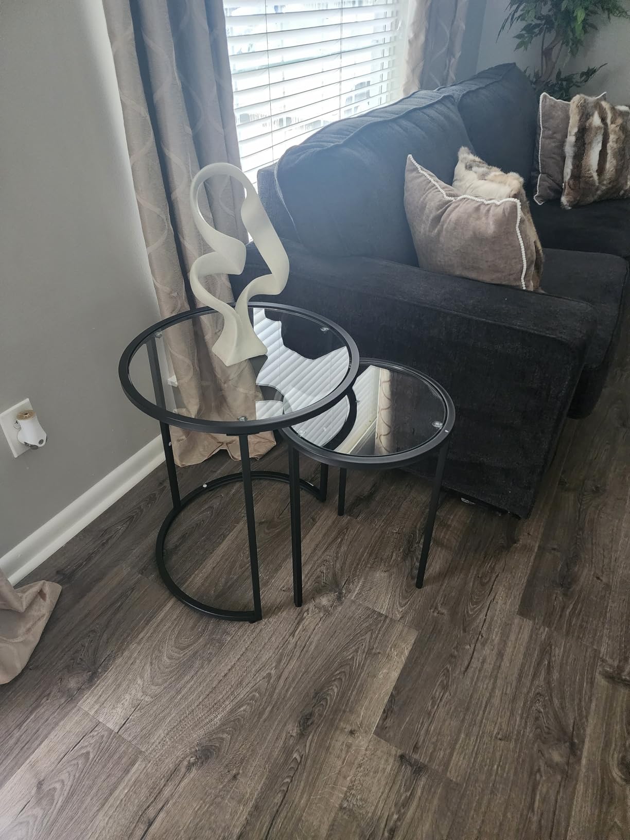Yaheetech Round Nesting Side Table Set of 2, Gold Metal Frame and Glass Top | Space-Saving Nesting Set, Iron Frame & Tempered Glass Top, Accent Table for Living Room, Bedroom & Office, Easy to Assemble customer photo 2