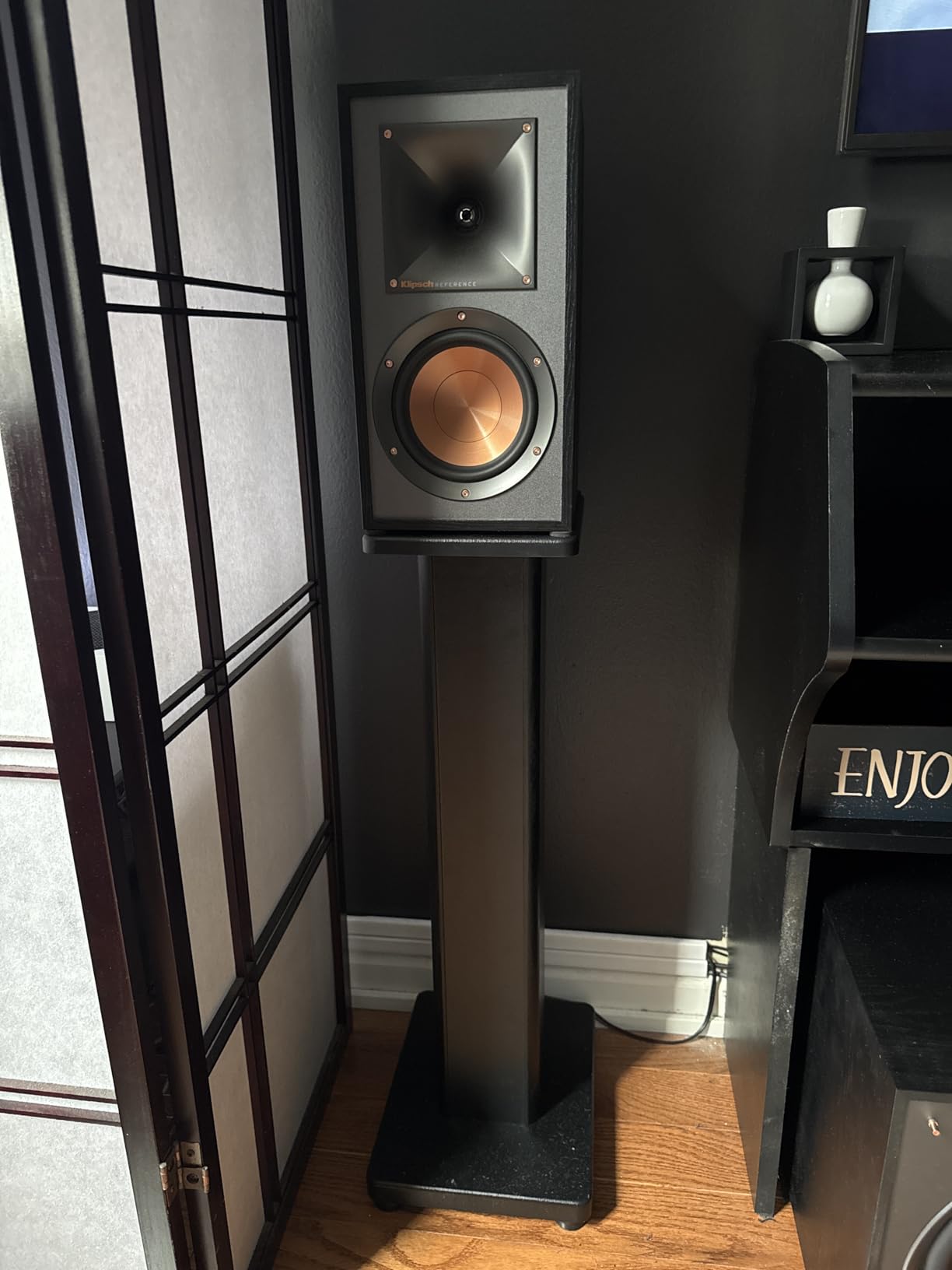 Rockville Pair RHT28 28 Inch Bookshelf Speaker Stands, 60 lbs Capacity, Surround Sound Home Theater, Premium Wood, Dual Top Plates, Sand-Fillable, for Audiophiles and Studio Monitors customer photo 2