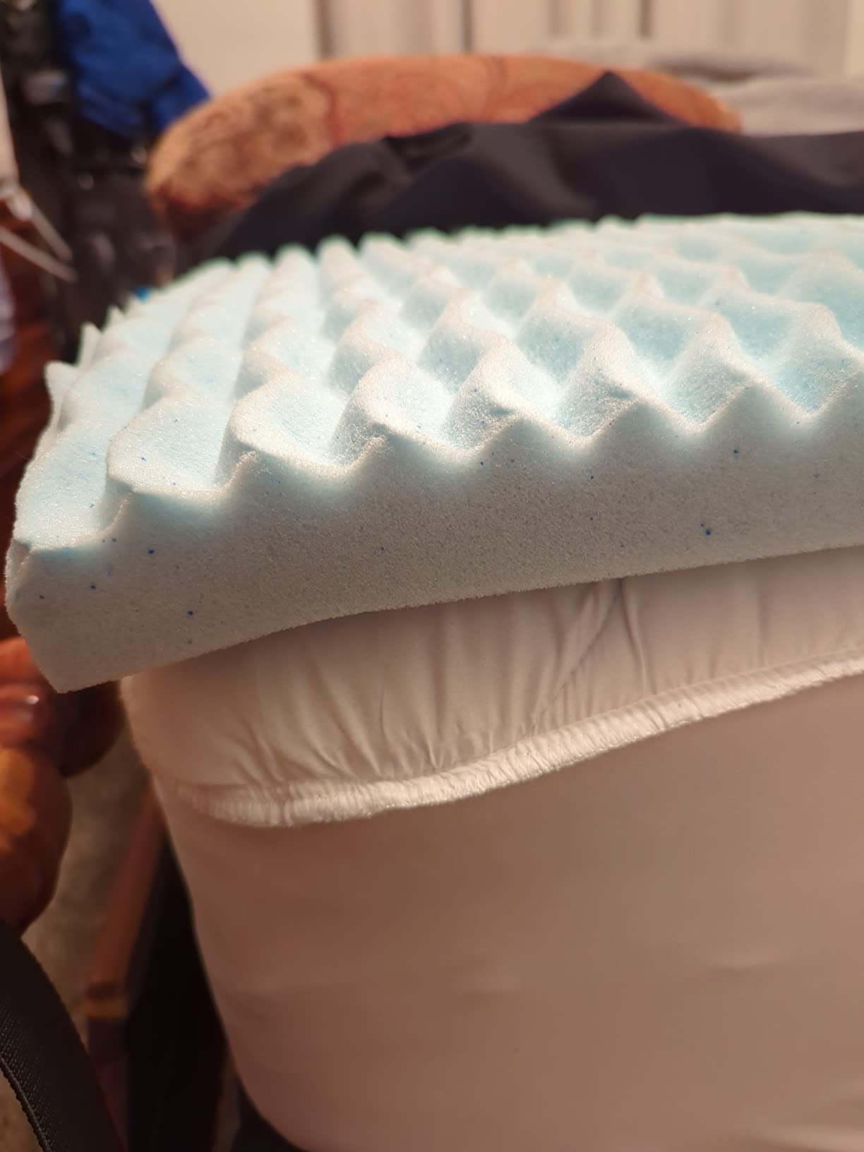 LUCID 2 Inch Gel Memory Foam Mattress Topper, Queen size - 5 Zones - Cooling Gel Infusion - CertiPur Certified Foam customer photo 1