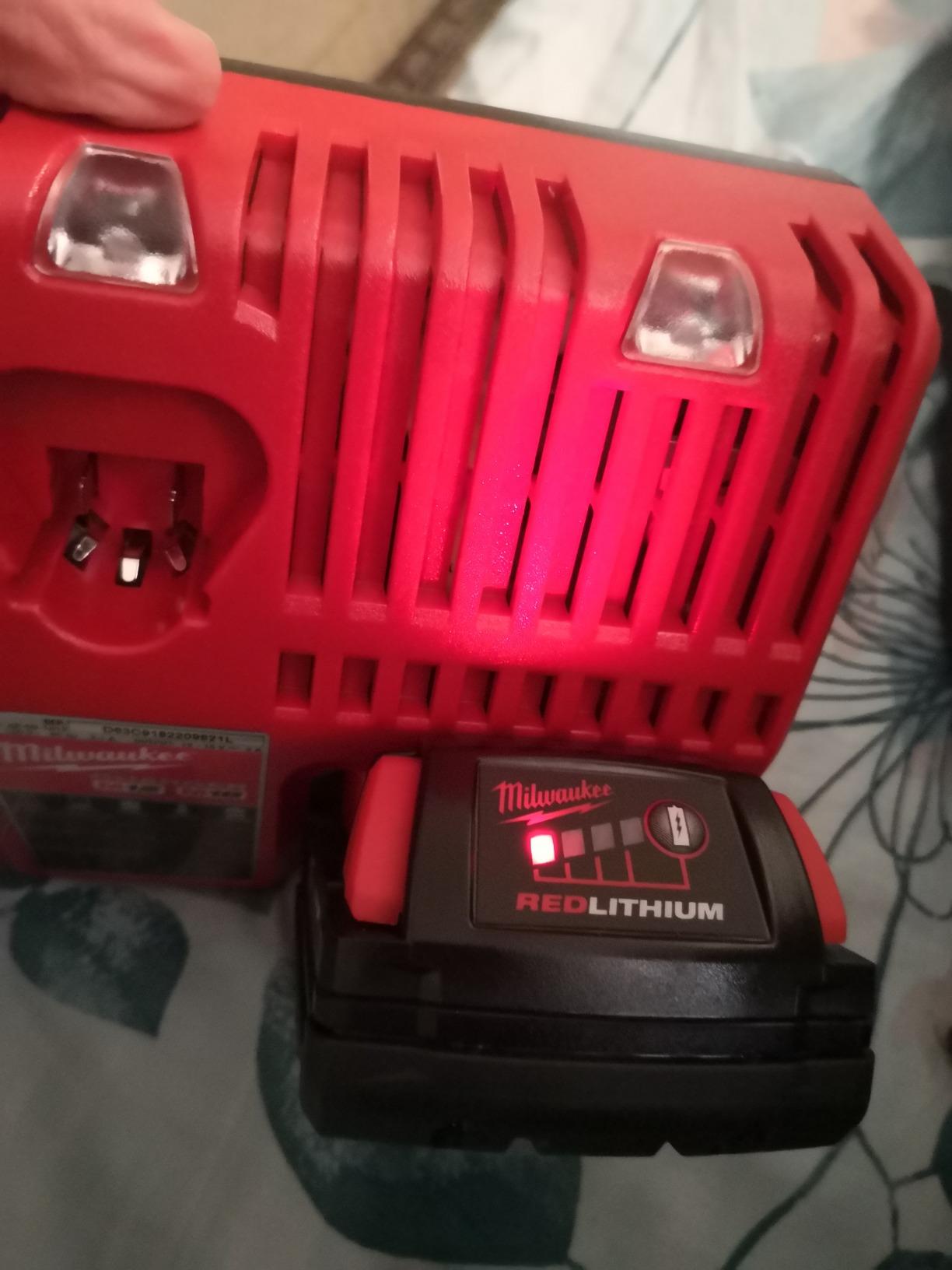 Milwaukee 2801-21P M18 18-Volt Lithium-Ion Compact Brushless Cordless 1/2 in. Drill/Driver Kit customer photo 1