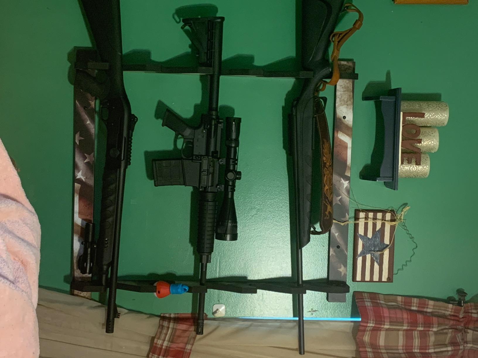 Rush Creek Creations Indoor Wood Wall Gun Rack for up to 5 Rifles or Shotguns, 5-Gun Wall-Mount Long Gun Display Rack with EVA Padded Grooves and Mounting Hardware, American Cherry customer photo 1