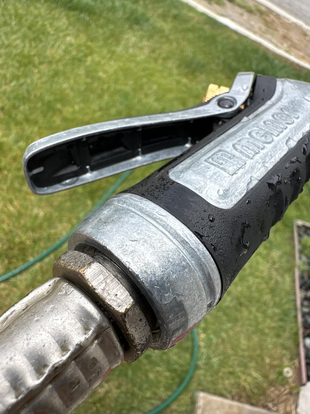 Melnor XT Metal 7-Pattern Hose Nozzle: Rear Trigger, Slip-Resistant Grip | 65020-AMZ | Heavy-Duty Metal Construction | Comfortable Rear Trigger | Adjustable Spray Patterns | Trigger Lock customer photo 2
