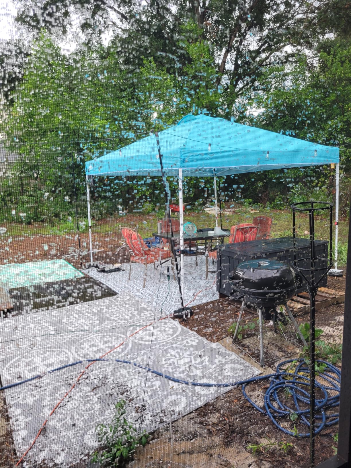EAGLE PEAK Pop Up Canopy Tent with Wheeled Carry Bag, 8 Stakes, 4 Ropes, 4 Weight Bags, Easy Set Up Tent Canopy, 10x10 ft, 100sqft of Shade, White customer photo 1