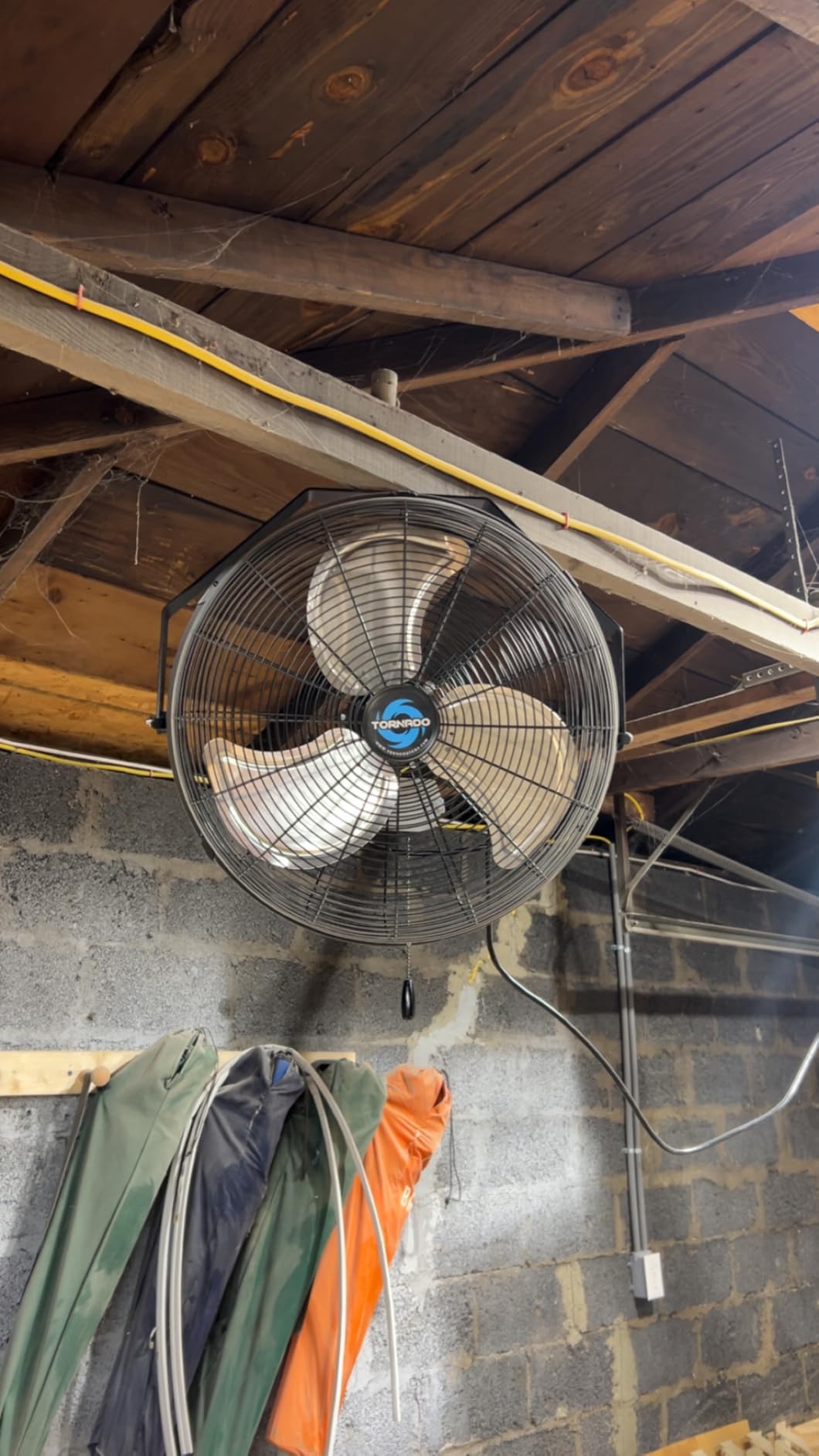 Tornado - 18 Inch High Velocity Industrial Wall Fan with TEAO Enclosure Motor - 4000 CFM - 3 Speed - 6.5 FT Cord - Industrial, Commercial, Residential Use - UL Safety Listed customer photo 2