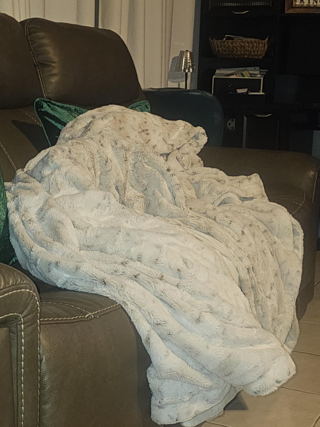 Madison Park Zuri Faux Fur Reversible Throw Blanket, 50 x 60, Snow Leopard | Oversized Soft Plush, Luxury, Animal Stripes, Mink Reverse, Modern, All Season, for Bed Sofa Couch, OEKO-TEX Certified customer photo 1